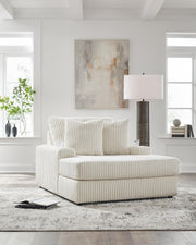 lindyn-chaise-2