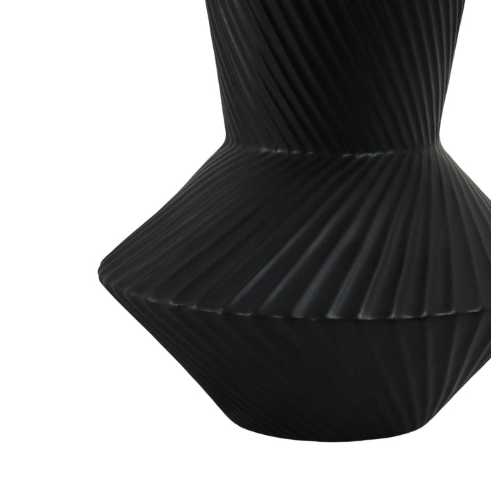 23-ribbed-totem-table-lamp-black-white-5