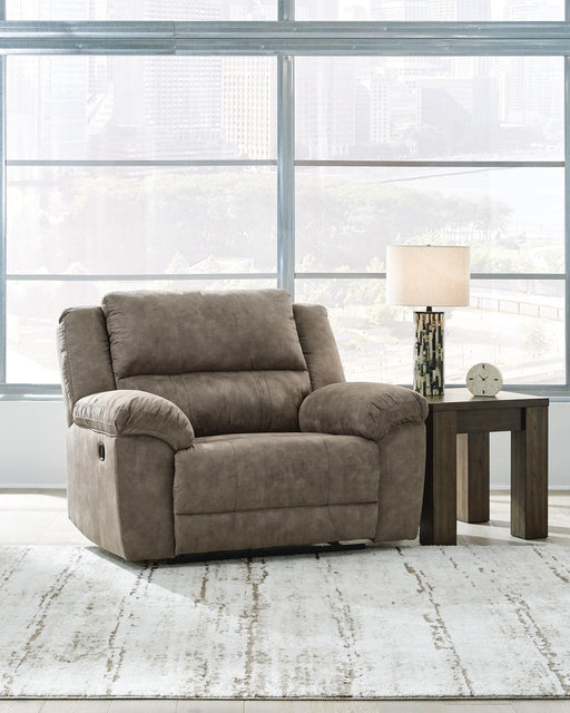 laresview-oversized-recliner-2