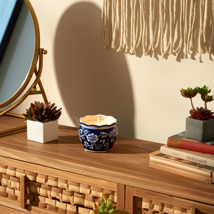 4-7oz-round-chinoiserie-candle-blue-white-10