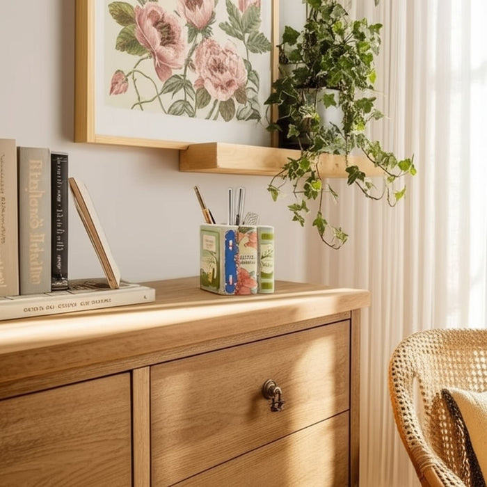 4-classic-books-pencil-cup-multi-10