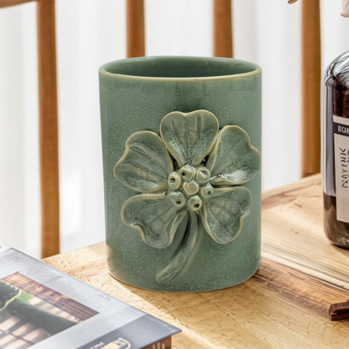 4-flower-applique-pencil-cup-green-8