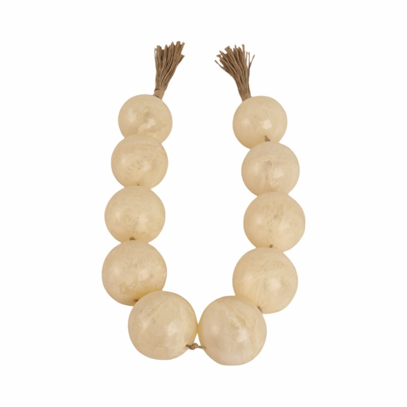 46-swirled-3-resin-beaded-garland-white-3