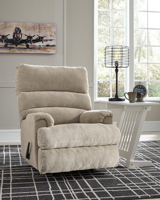 man-fort-recliner-2