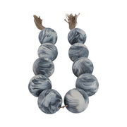 49x3-marbled-bead-garland-black-white-3