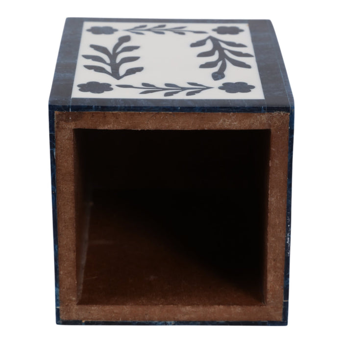 4x3-blue-petals-resin-pencil-cup-blue-white-6