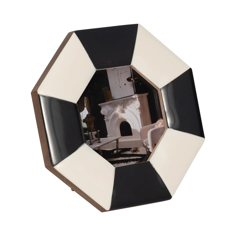 4x4-contemporary-octagon-photo-frame-black-white-2