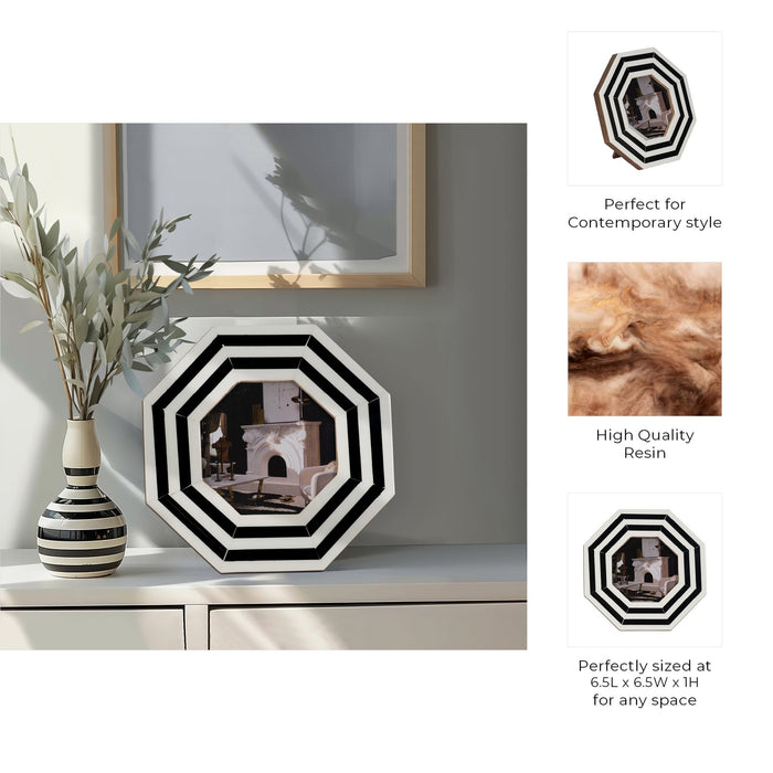 4x4-lines-octagon-photo-frame-black-white-7