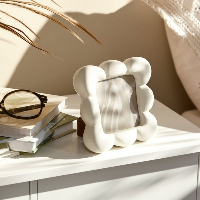 4x4-puffy-squiggle-photo-frame-ivory-9