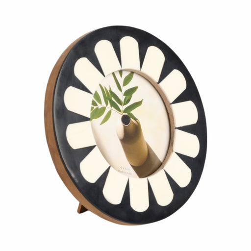 4x4-round-petal-resin-photo-frame-black-ivory-2