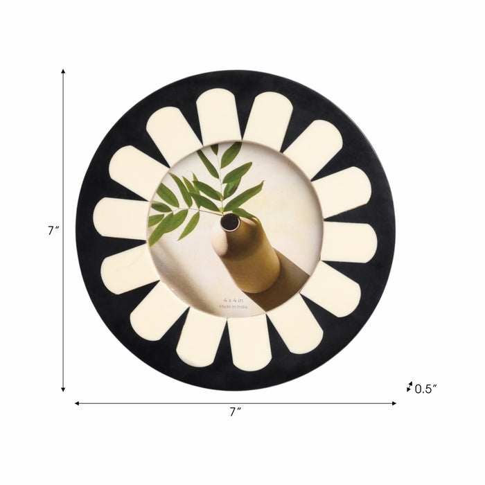 4x4-round-petal-resin-photo-frame-black-ivory-7