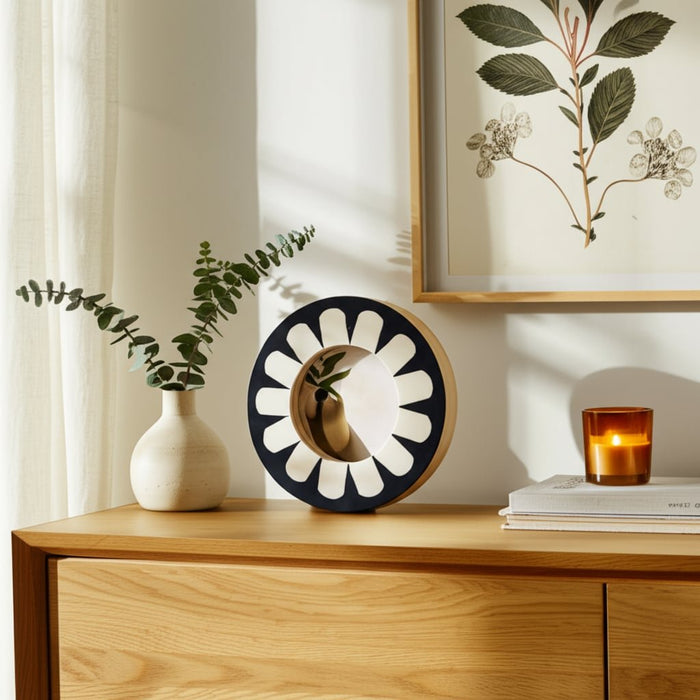 4x4-round-petal-resin-photo-frame-black-ivory-9