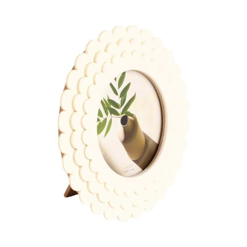 4x4-round-scalloped-resin-photo-frame-ivory-2