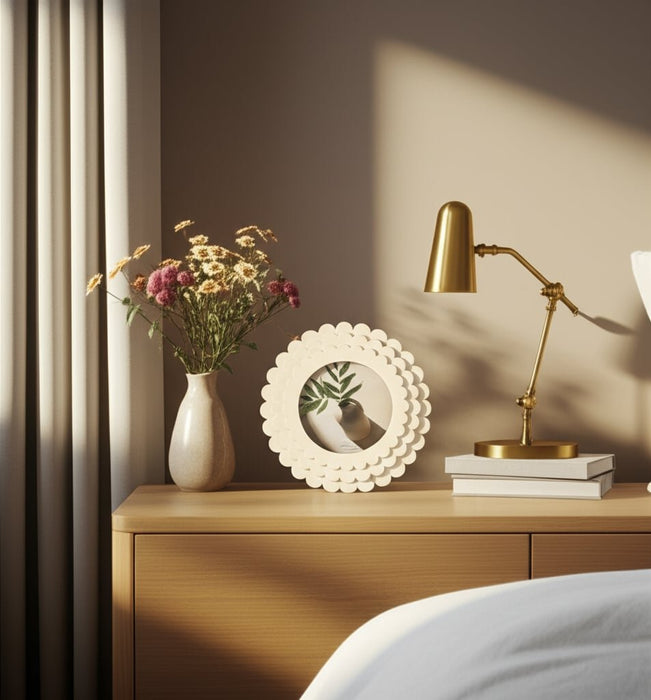 4x4-round-scalloped-resin-photo-frame-ivory-9