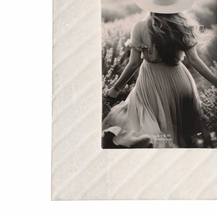 4x6-marble-ridged-photo-frame-white-5