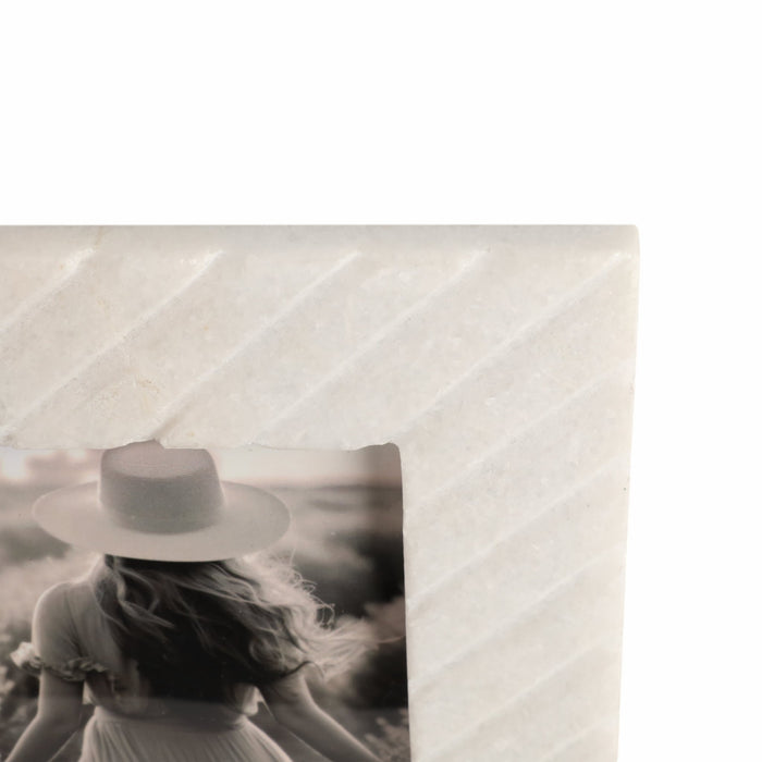 4x6-marble-ridged-photo-frame-white-6