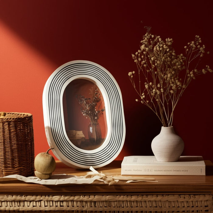 4x6-oval-etched-lines-photo-frame-white-black-12