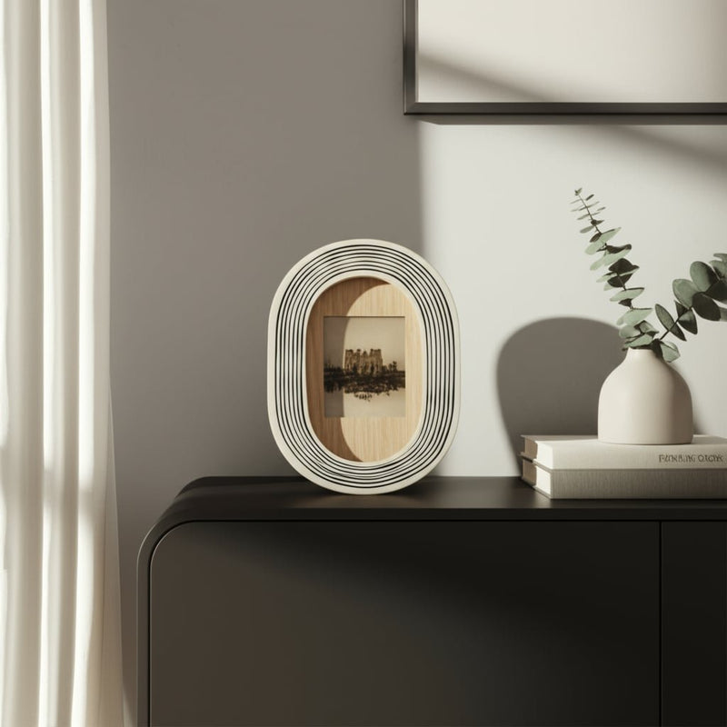 4x6-oval-etched-lines-photo-frame-white-black-9