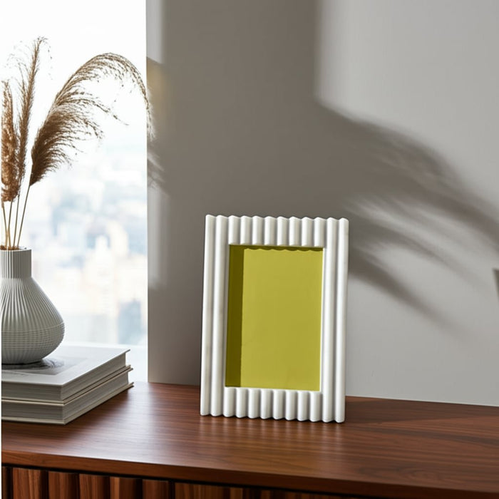 4x6-ridged-quartz-resin-photo-frame-white-9