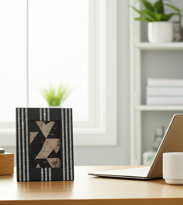 4x6-ridged-stripes-photo-frame-black-ivory-3