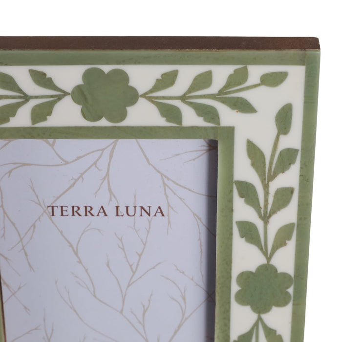 4x6-sage-green-petals-photo-frame-white-green-6