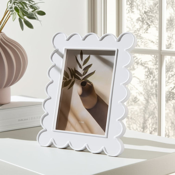 4x6-scallop-edge-photo-frame-white-11