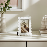 4x6-scallop-edge-photo-frame-white-12