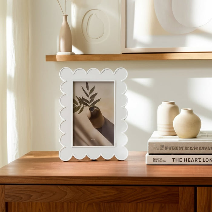 4x6-scallop-edge-photo-frame-white-13