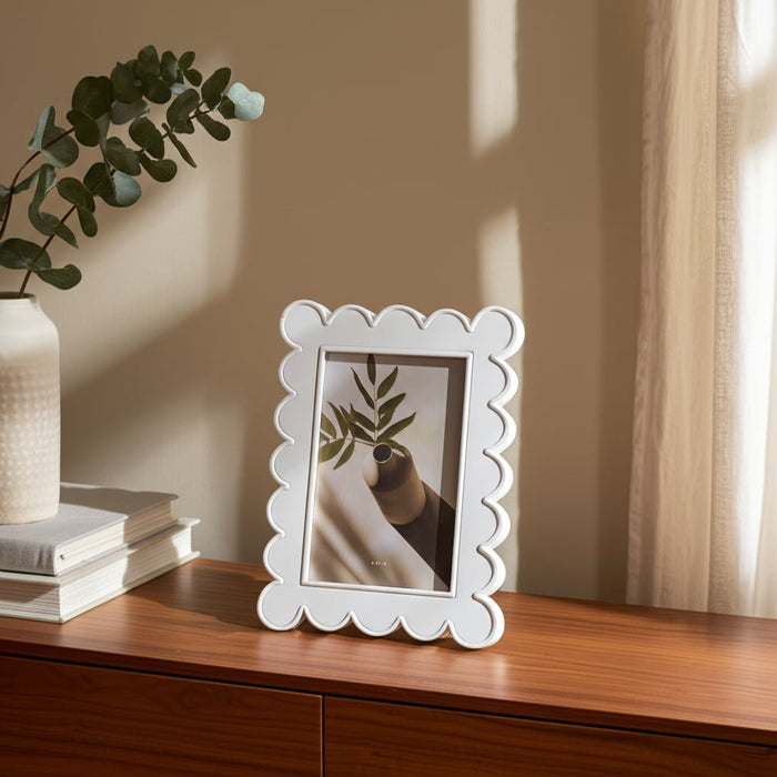 4x6-scallop-edge-photo-frame-white-14