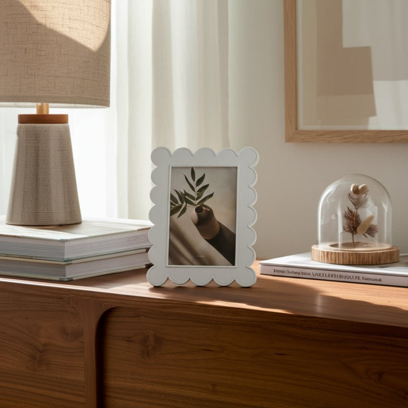 4x6-scallop-edge-photo-frame-white-9