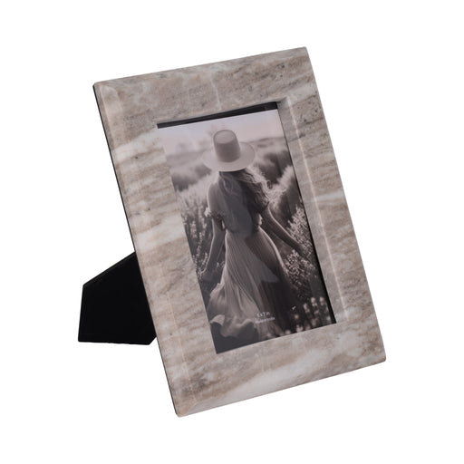 5x7-curved-marble-photo-frame-mocha-2