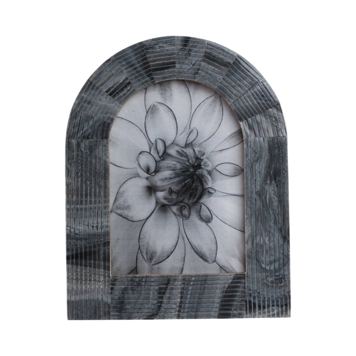 5x7-grooved-arch-photo-frame-marbled-grey-1