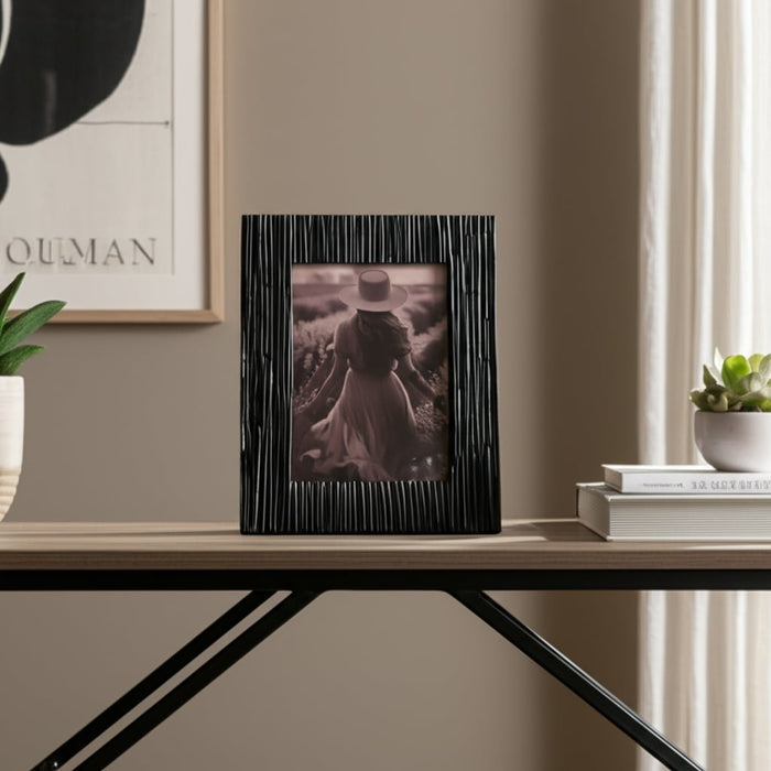 5x7-jagged-photo-frame-black-10