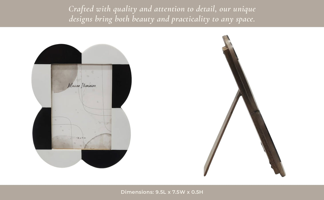 5x7-large-scallop-photo-frame-black-white-13