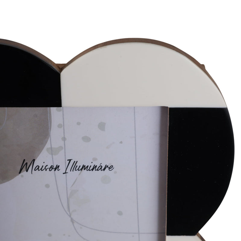 5x7-large-scallop-photo-frame-black-white-6