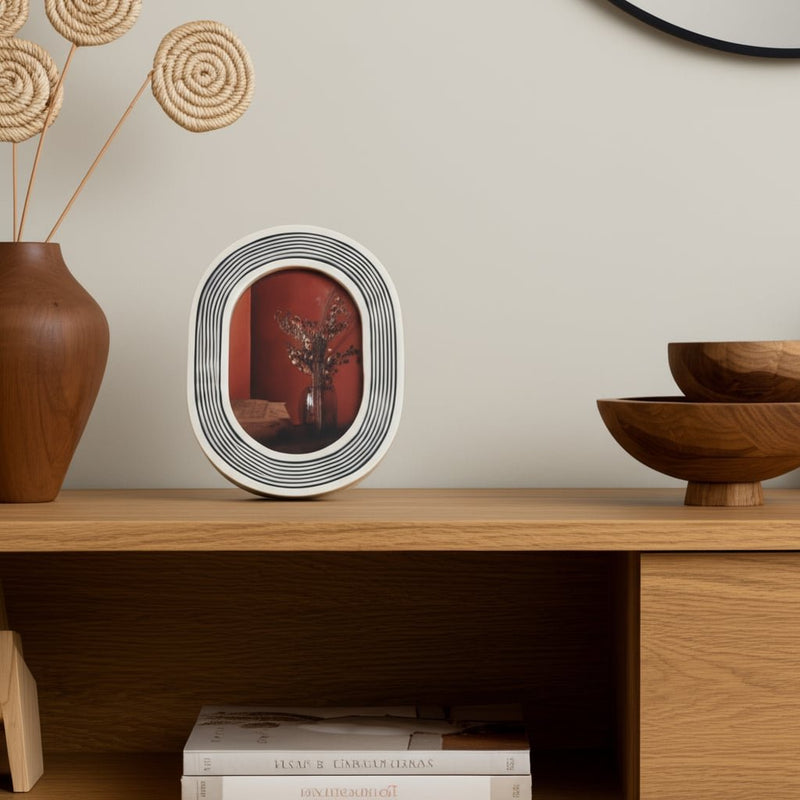 5x7-oval-etched-lines-photo-frame-white-black-11