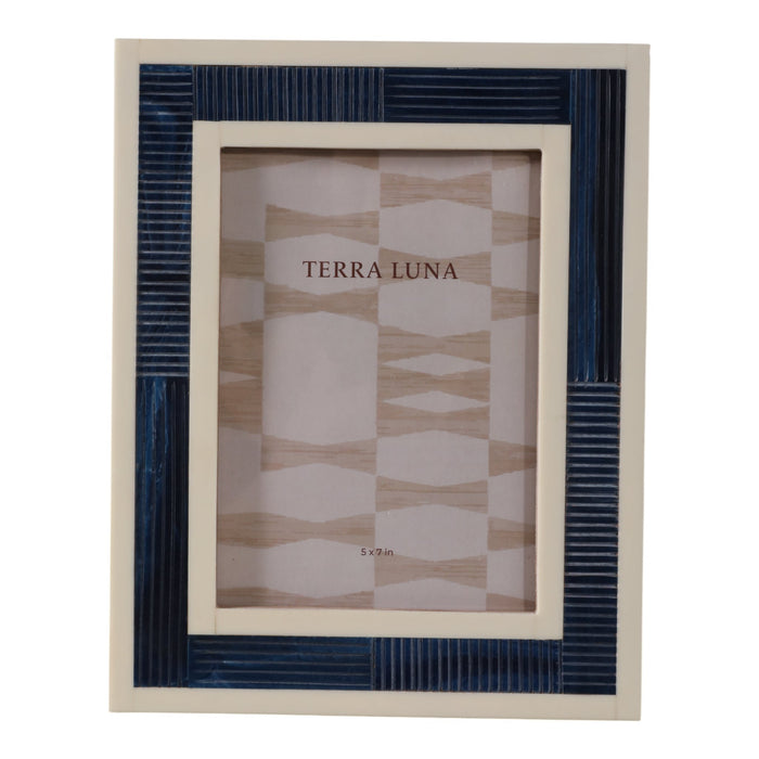 5x7-resin-photo-frame-with-border-blue-white-1