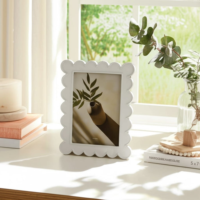 5x7-scallop-edge-photo-frame-white-11