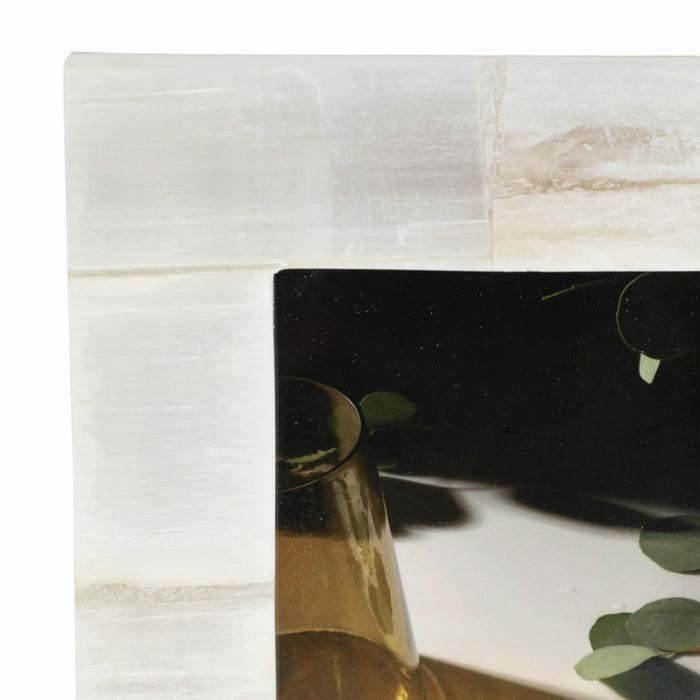 5x7-selenite-photo-frame-white-3