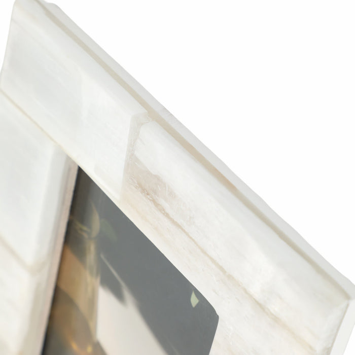 5x7-selenite-photo-frame-white-4