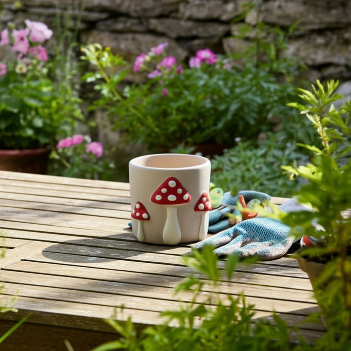 6-magic-mushroom-applique-planter-red-white-11