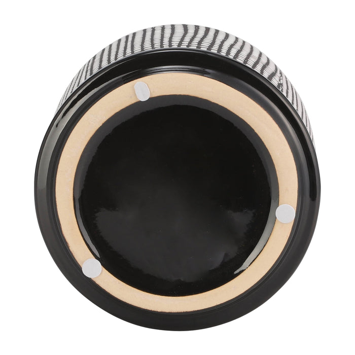 6-mesh-design-planter-w-saucer-gray-3