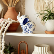6-trunk-up-chinoiserie-elephant-blue-white-12