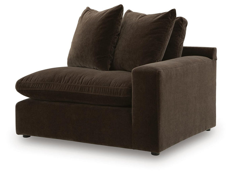 maxton-heights-2-piece-sectional-sofa-4