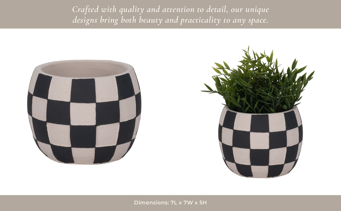 7-checkerboard-rounded-planter-black-white-12