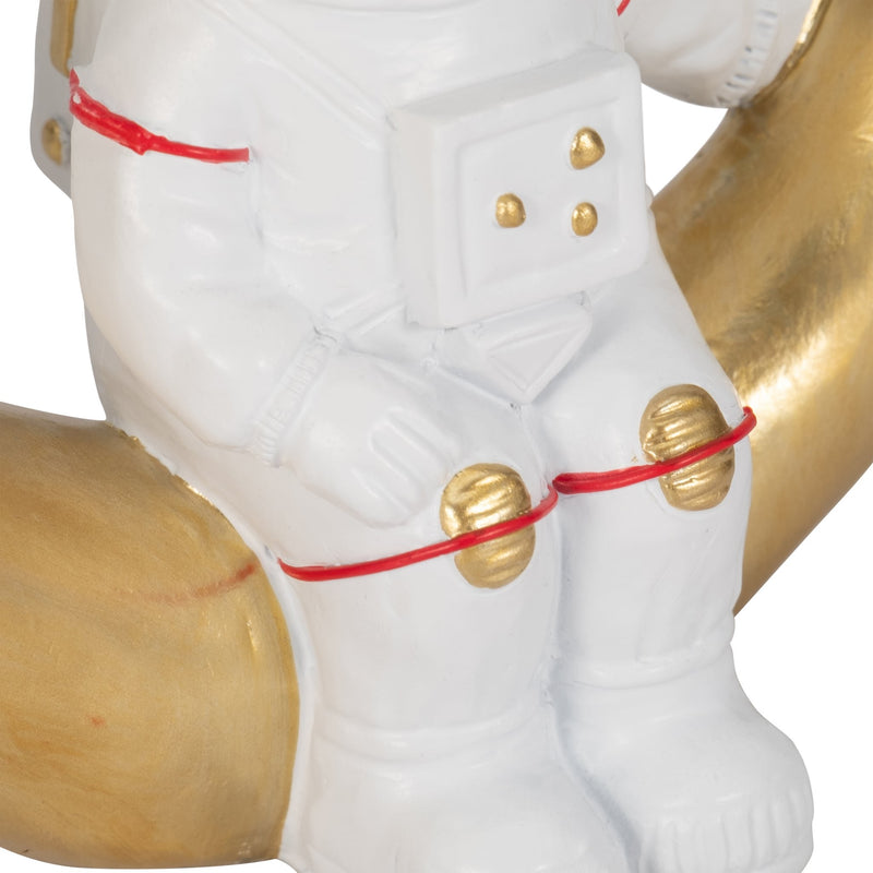 7-space-man-on-crescent-moon-white-gold-5