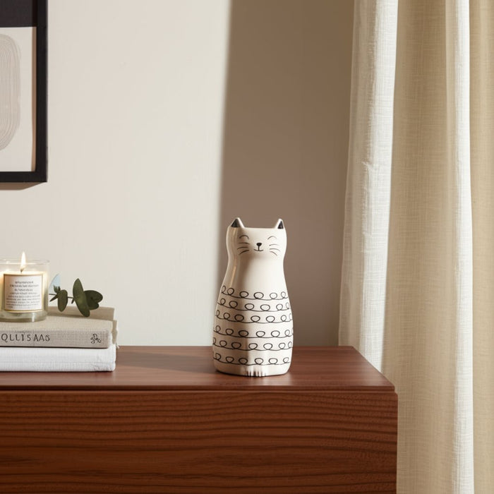 7-squiggly-kitty-with-vase-opening-white-black-12