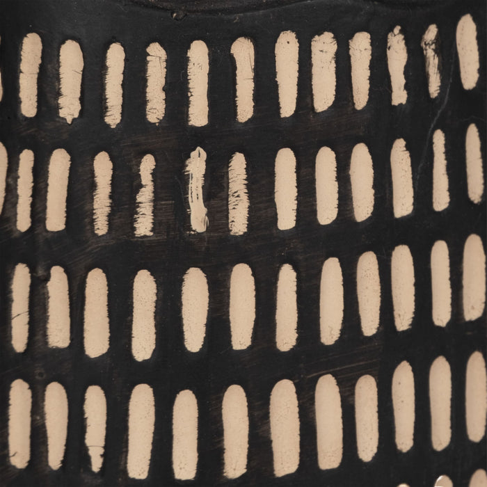 8-etched-lines-cat-black-5