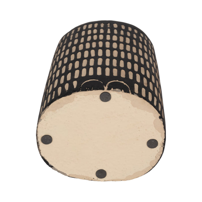 8-etched-lines-cat-black-7