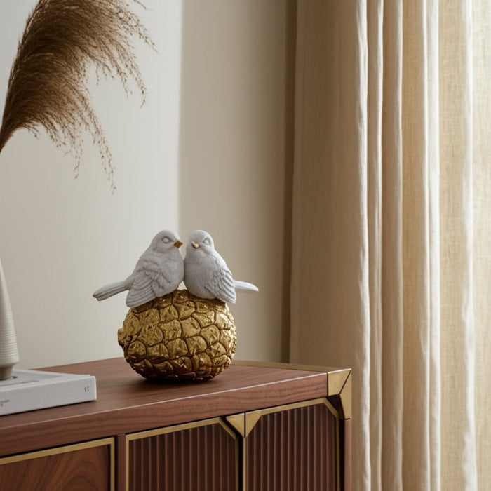 8-kissing-birds-on-pineapple-white-gold-10